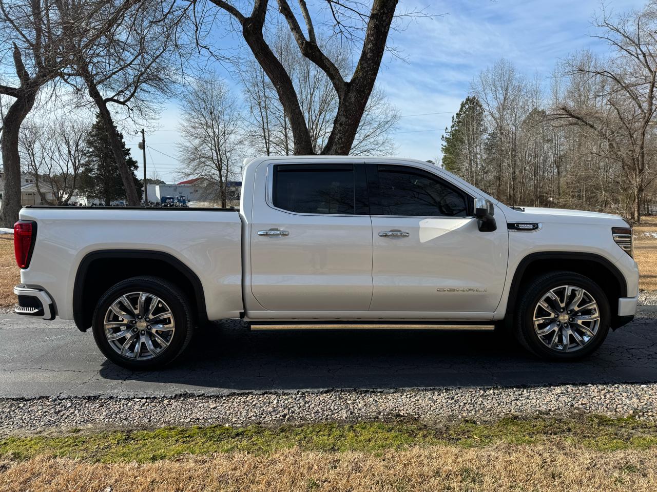GMC Sierra 1500 4WD Crew Cab 147" Denali 2023