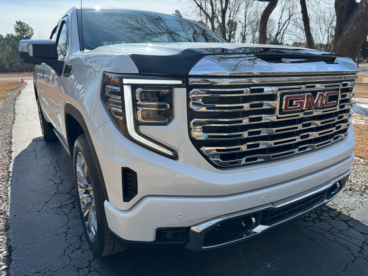 GMC Sierra 1500 4WD Crew Cab 147" Denali 2023