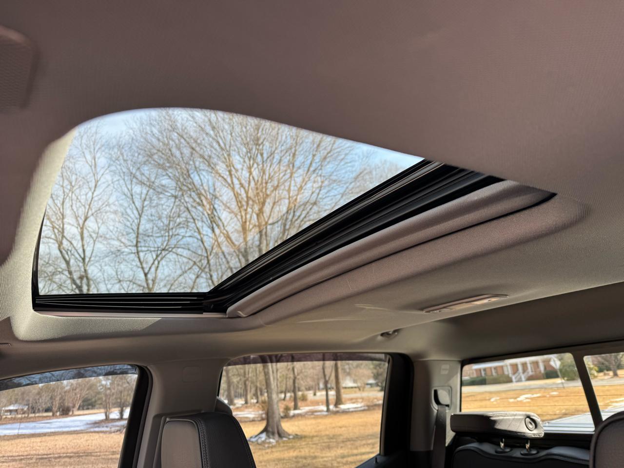 GMC Sierra 1500 4WD Crew Cab 147" Denali 2023