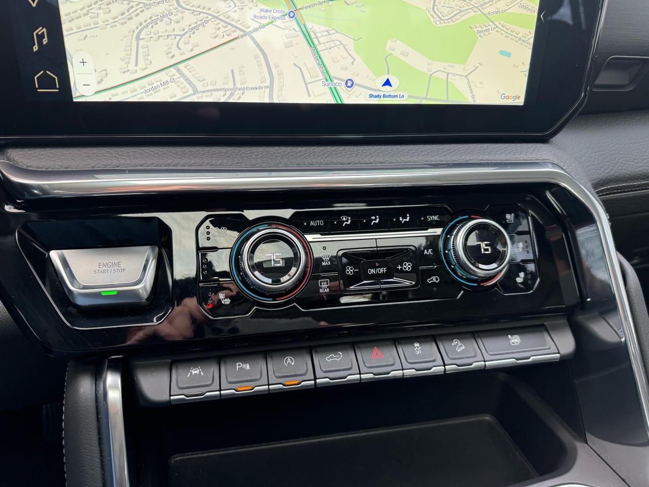 GMC Sierra 1500 4WD Crew Cab 147" Denali 2023