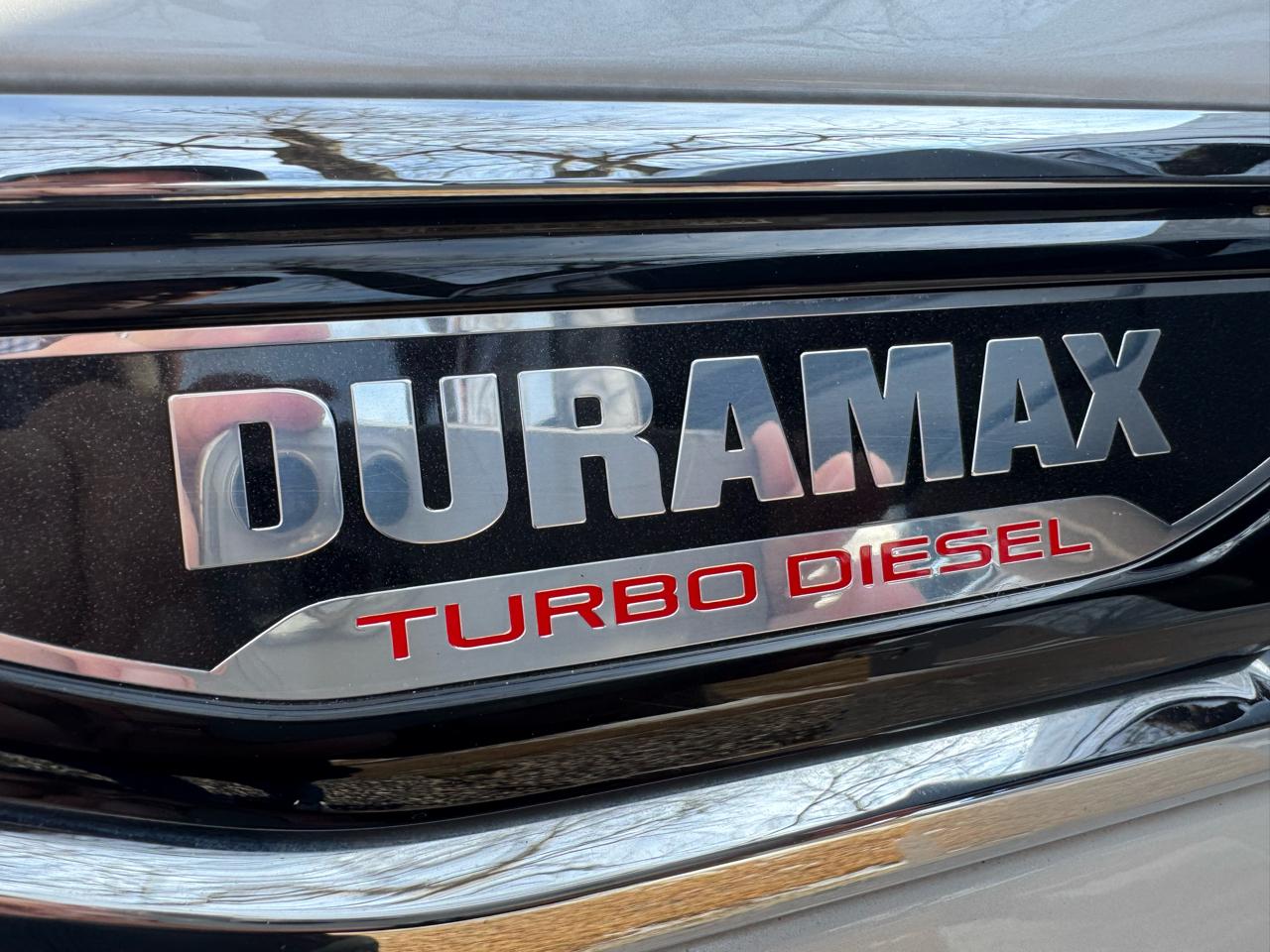 GMC Sierra 1500 4WD Crew Cab 147" Denali 2023