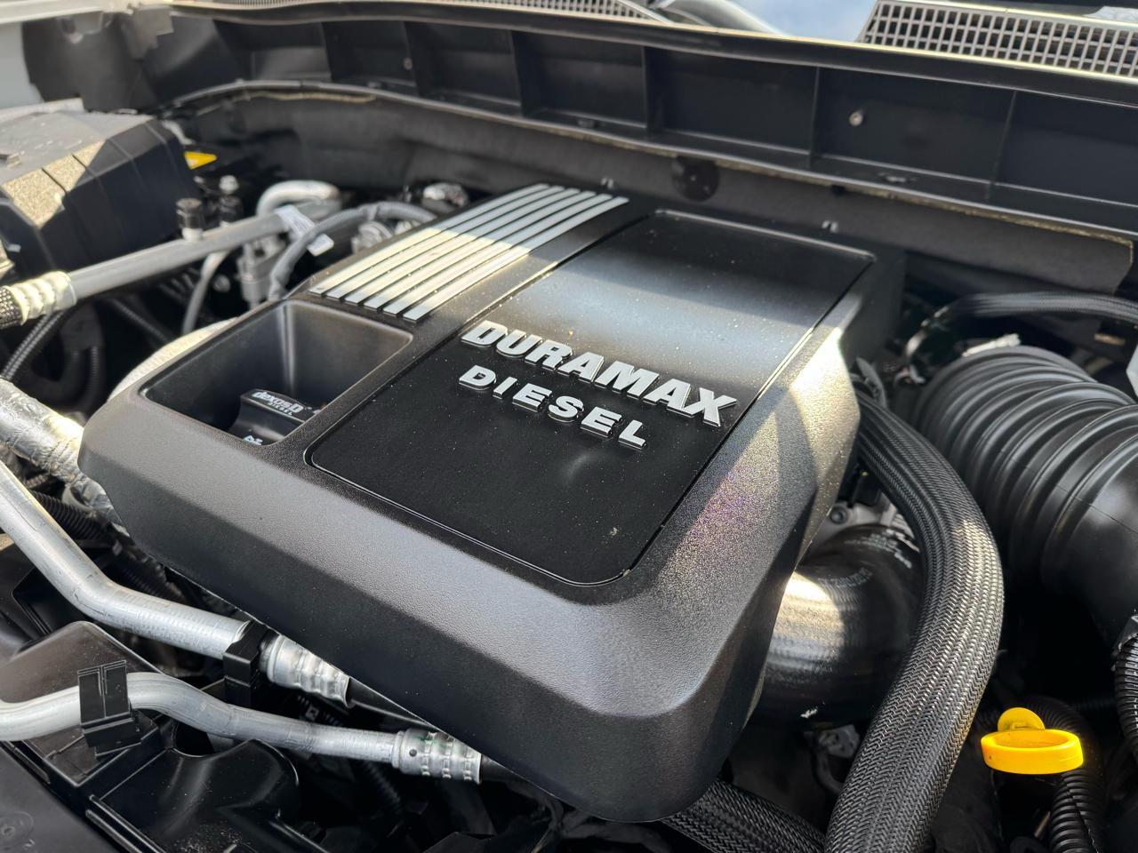 GMC Sierra 1500 4WD Crew Cab 147" Denali 2023