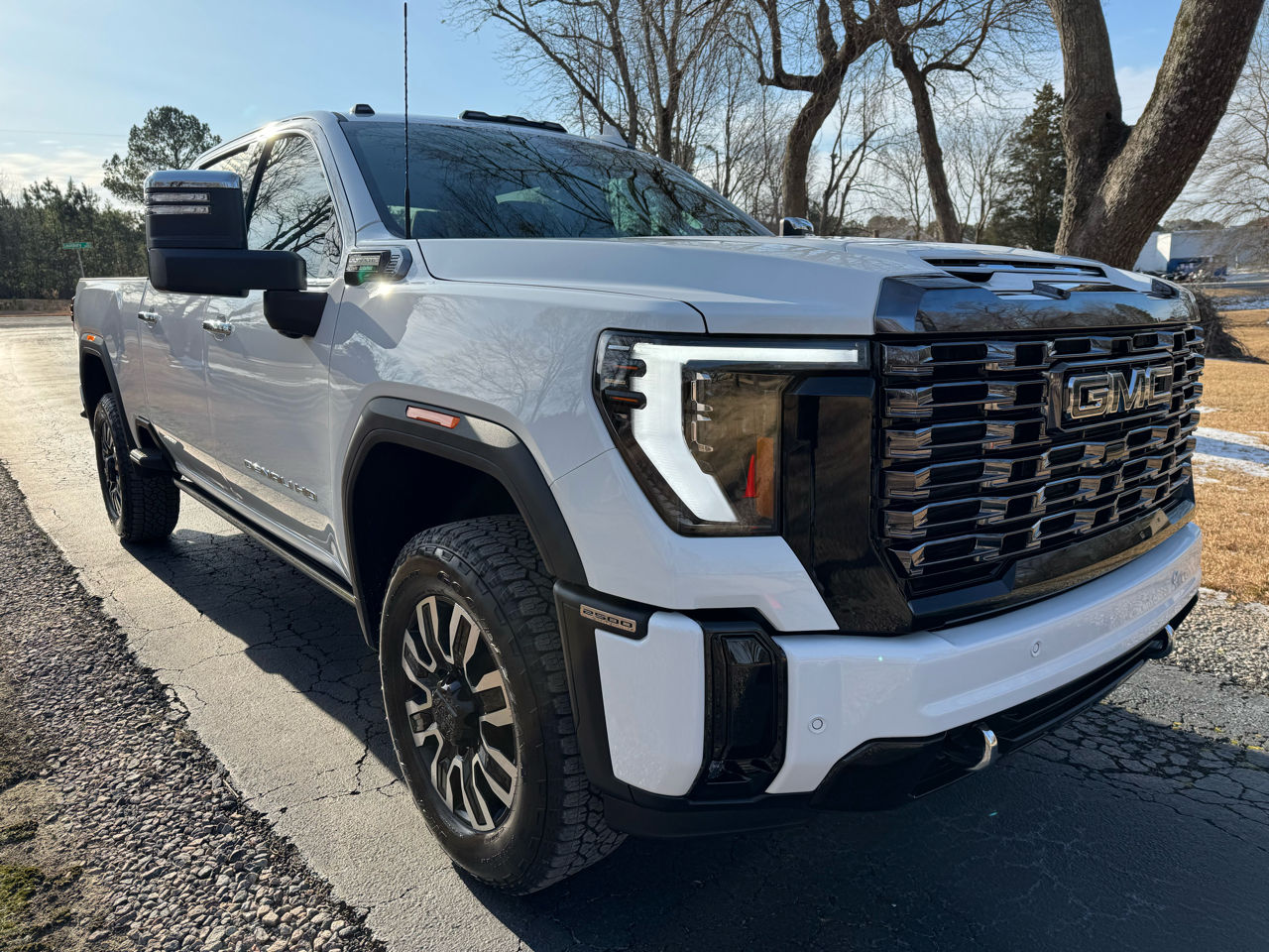 GMC Sierra 2500HD 4WD Crew Cab 159" Denali Ultimate 2026