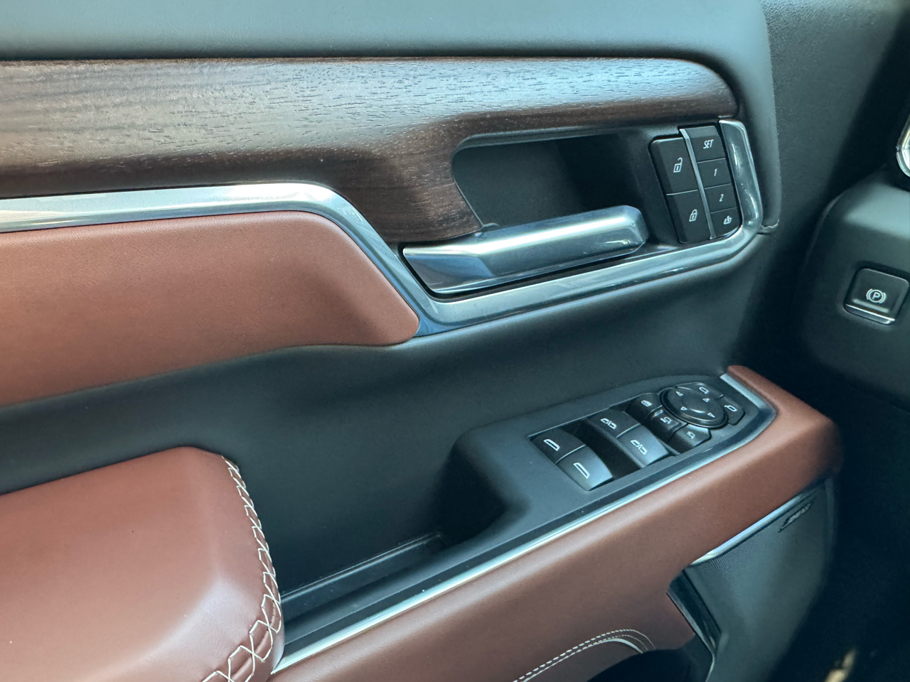 GMC Sierra 2500HD 4WD Crew Cab 159" Denali Ultimate 2026