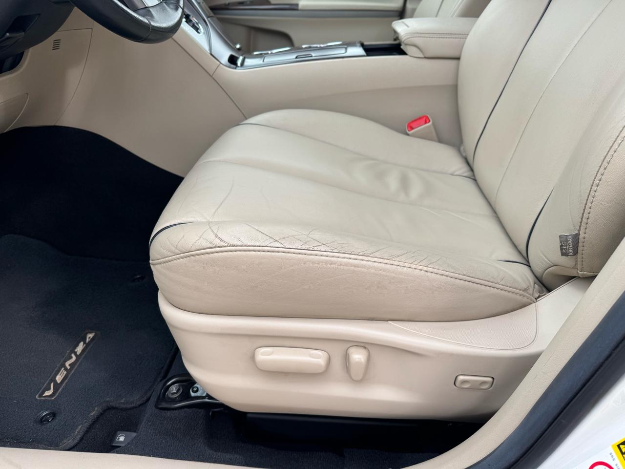 Toyota Venza 4dr Wgn V6 AWD Limited (Natl) 2014