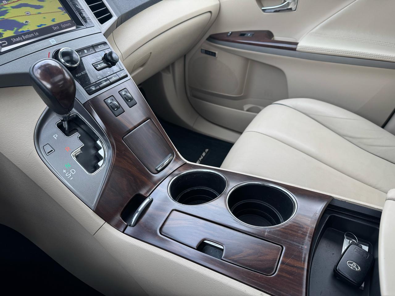 Toyota Venza 4dr Wgn V6 AWD Limited (Natl) 2014