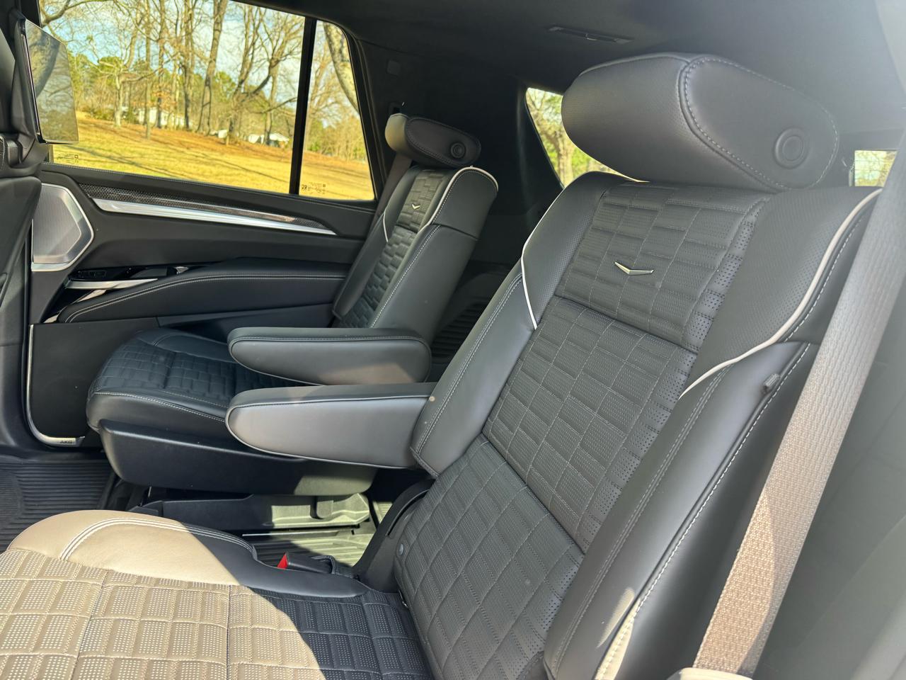 Cadillac Escalade AWD 4dr V-Series 2025