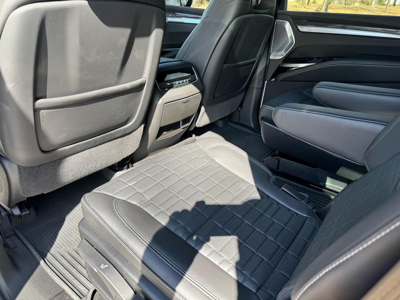 Cadillac Escalade AWD 4dr V-Series 2025