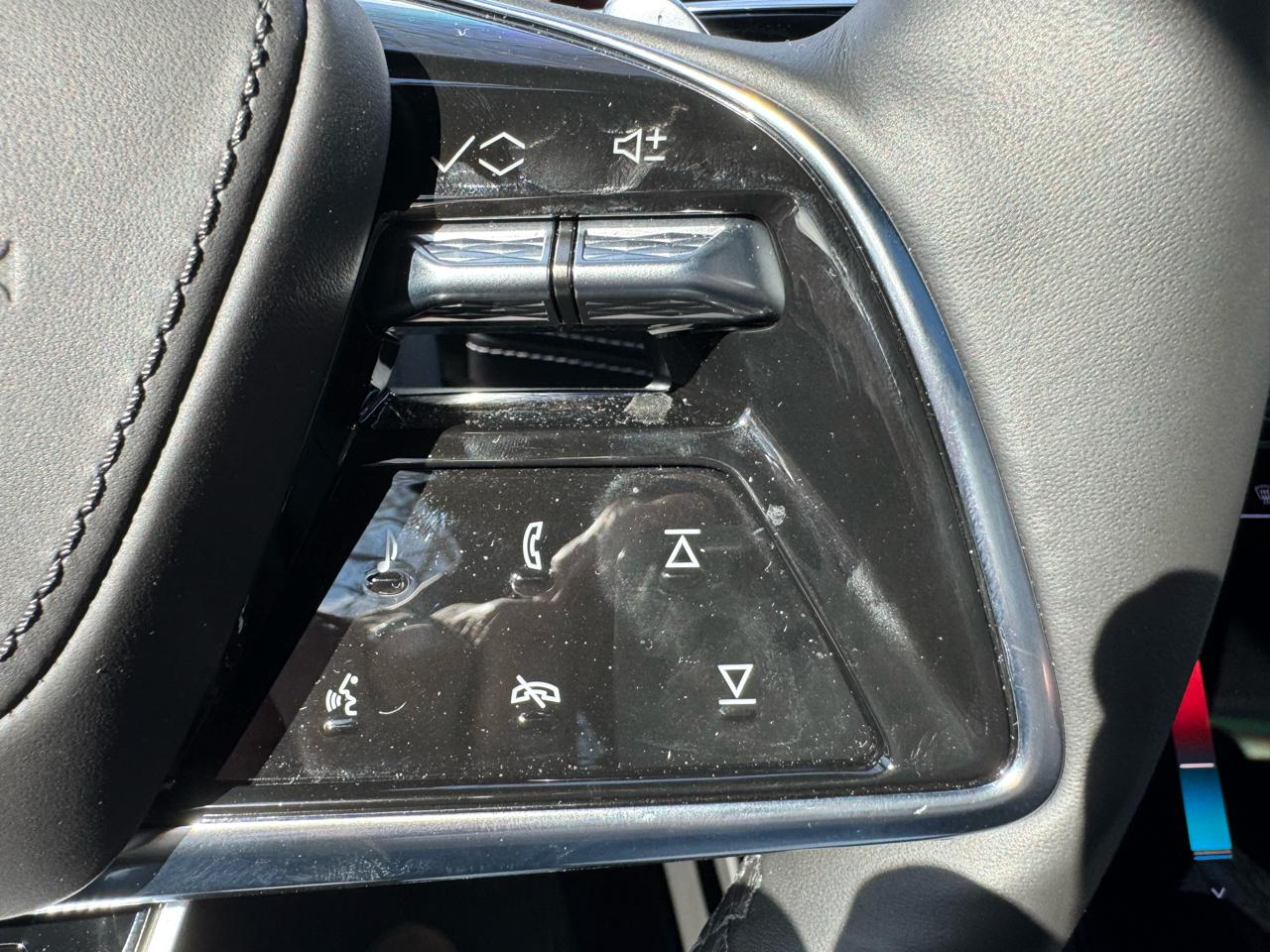 Cadillac Escalade AWD 4dr V-Series 2025