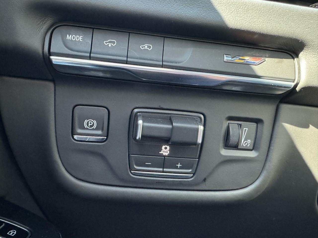 Cadillac Escalade AWD 4dr V-Series 2025