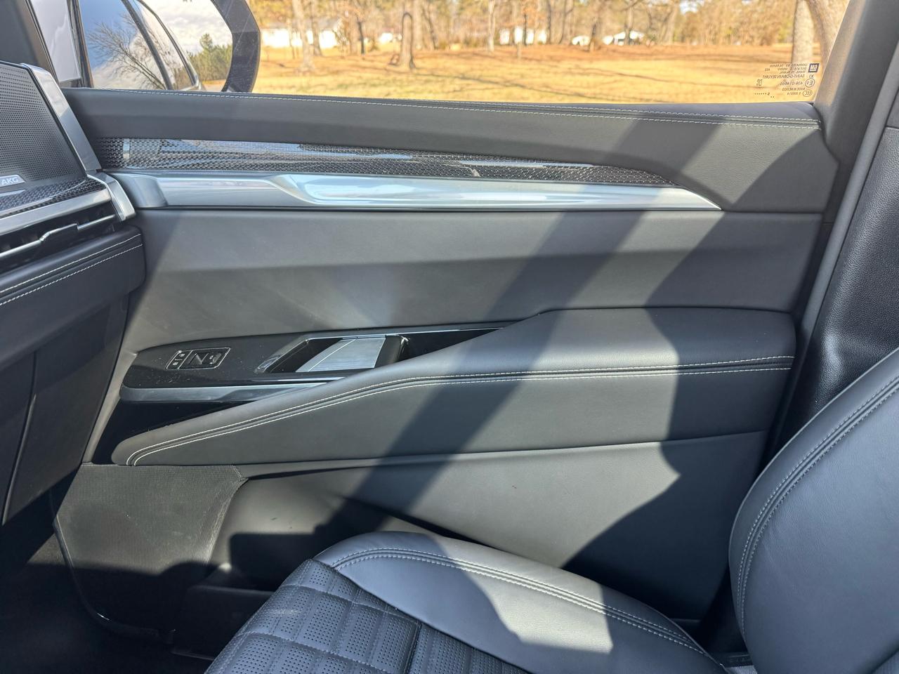 Cadillac Escalade AWD 4dr V-Series 2025