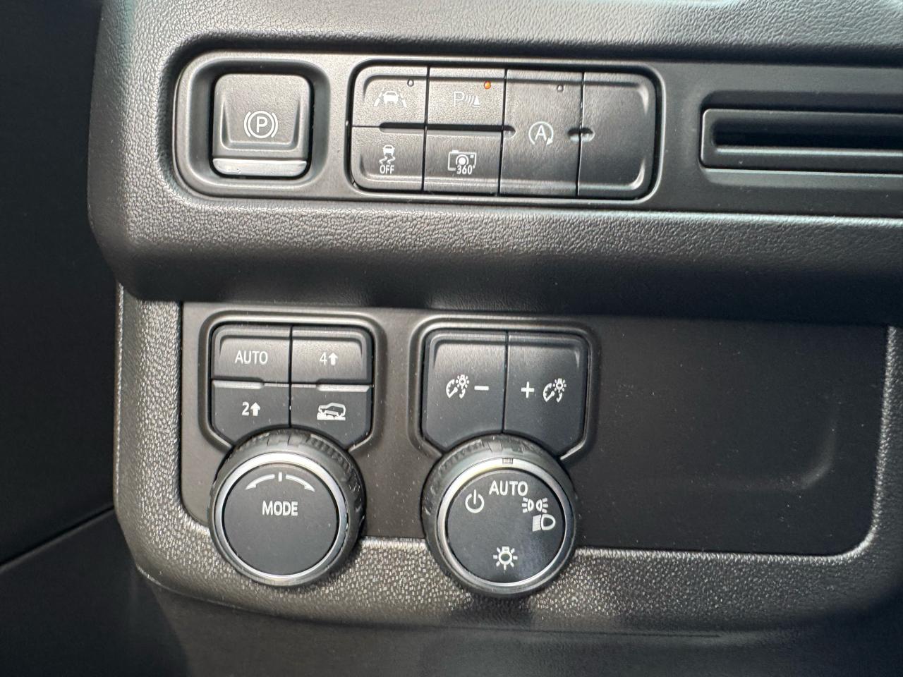 Chevrolet Tahoe 4WD 4dr RST 2024