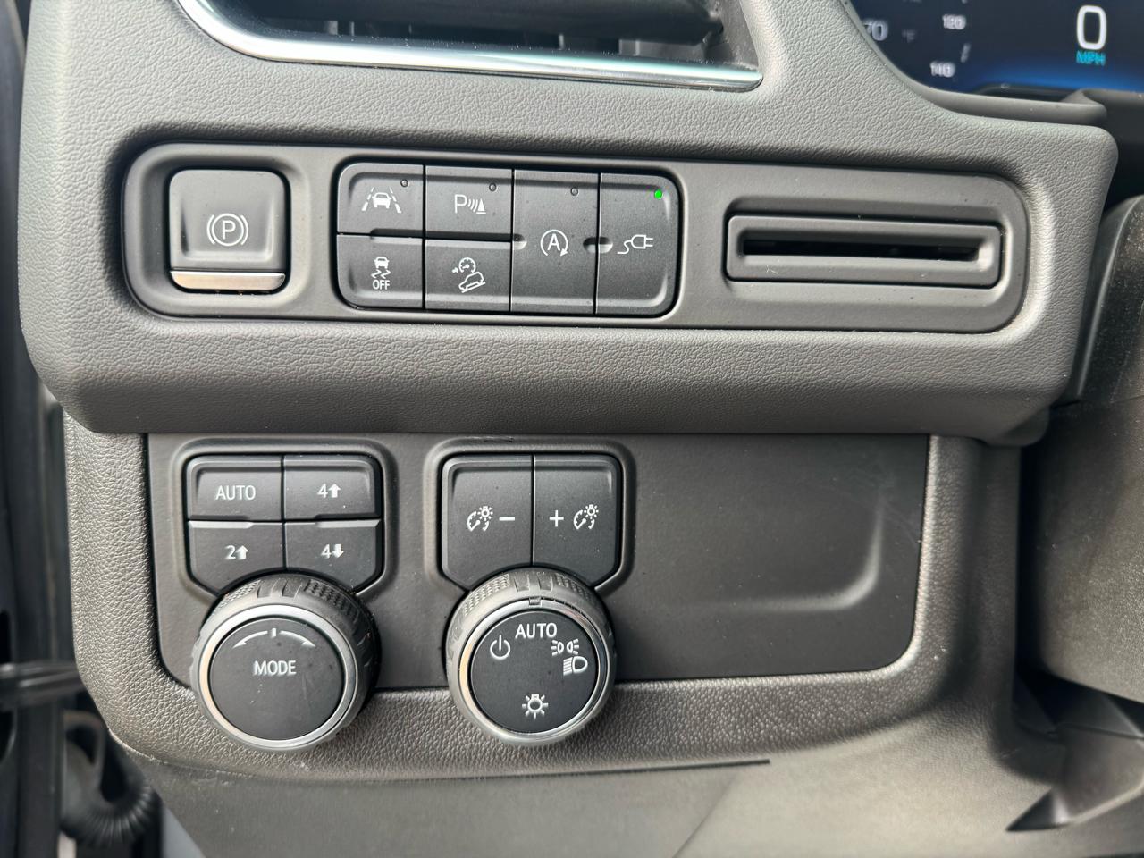 Chevrolet Suburban 4WD 4dr Z71 2022