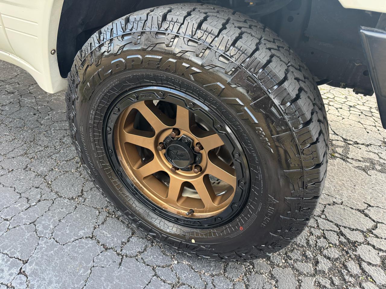 Lexus LX 470 4dr SUV 2001