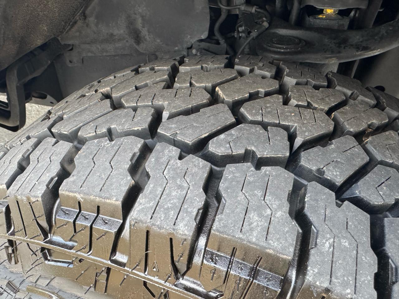 Lexus LX 470 4dr SUV 2001