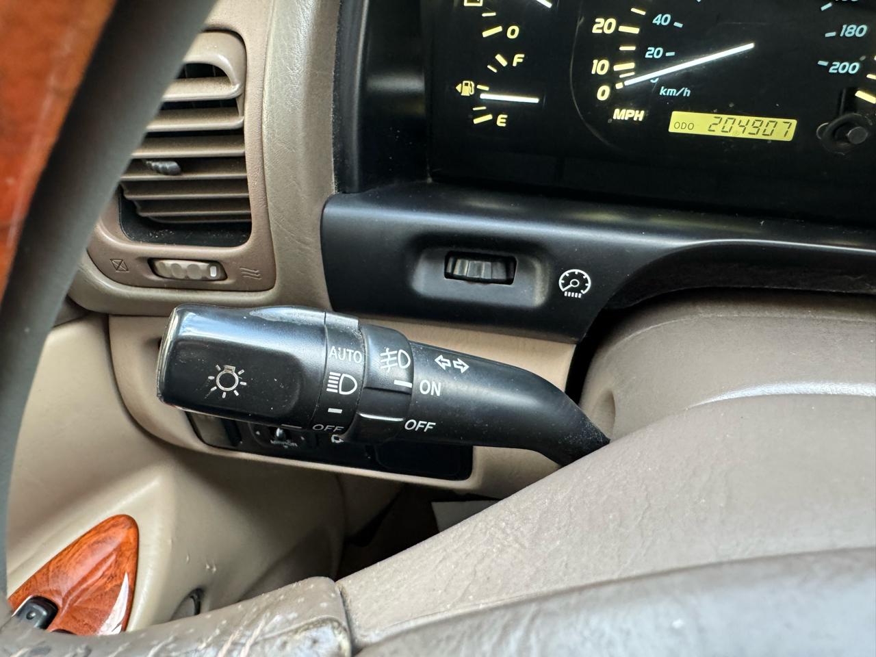 Lexus LX 470 4dr SUV 2001