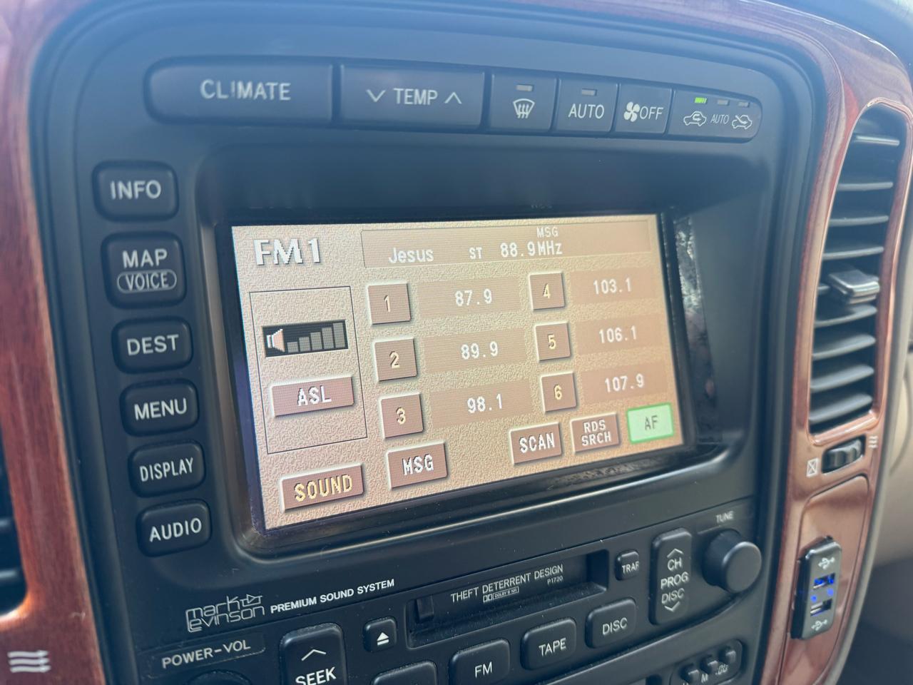 Lexus LX 470 4dr SUV 2001