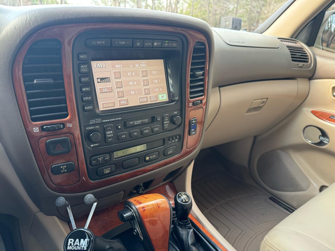 Lexus LX 470 4dr SUV 2001