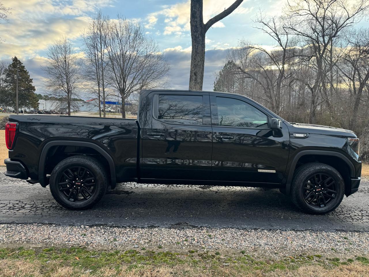 GMC Sierra 1500 4WD Crew Cab 147" Elevation w/3SB 2022