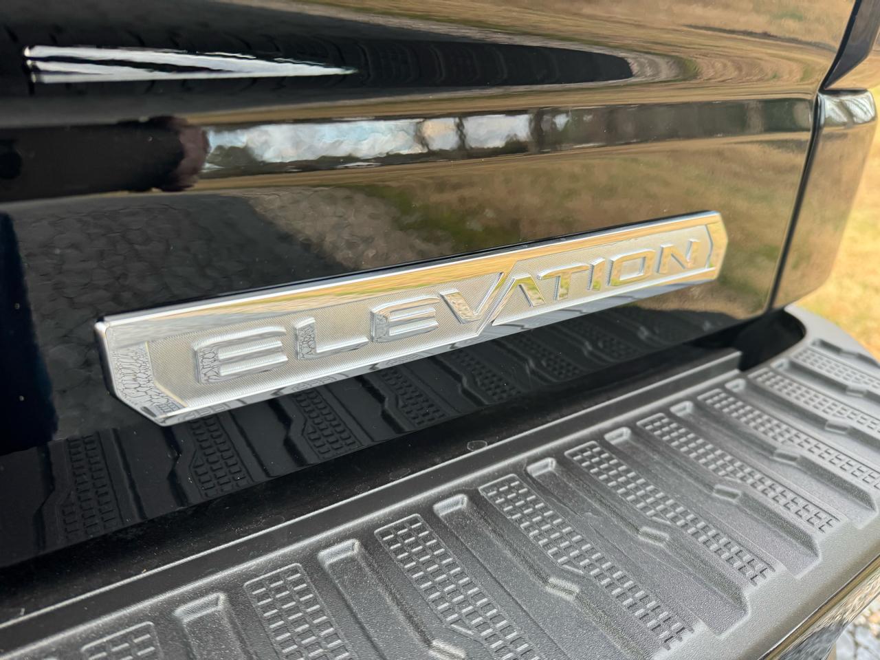 GMC Sierra 1500 4WD Crew Cab 147" Elevation w/3SB 2022