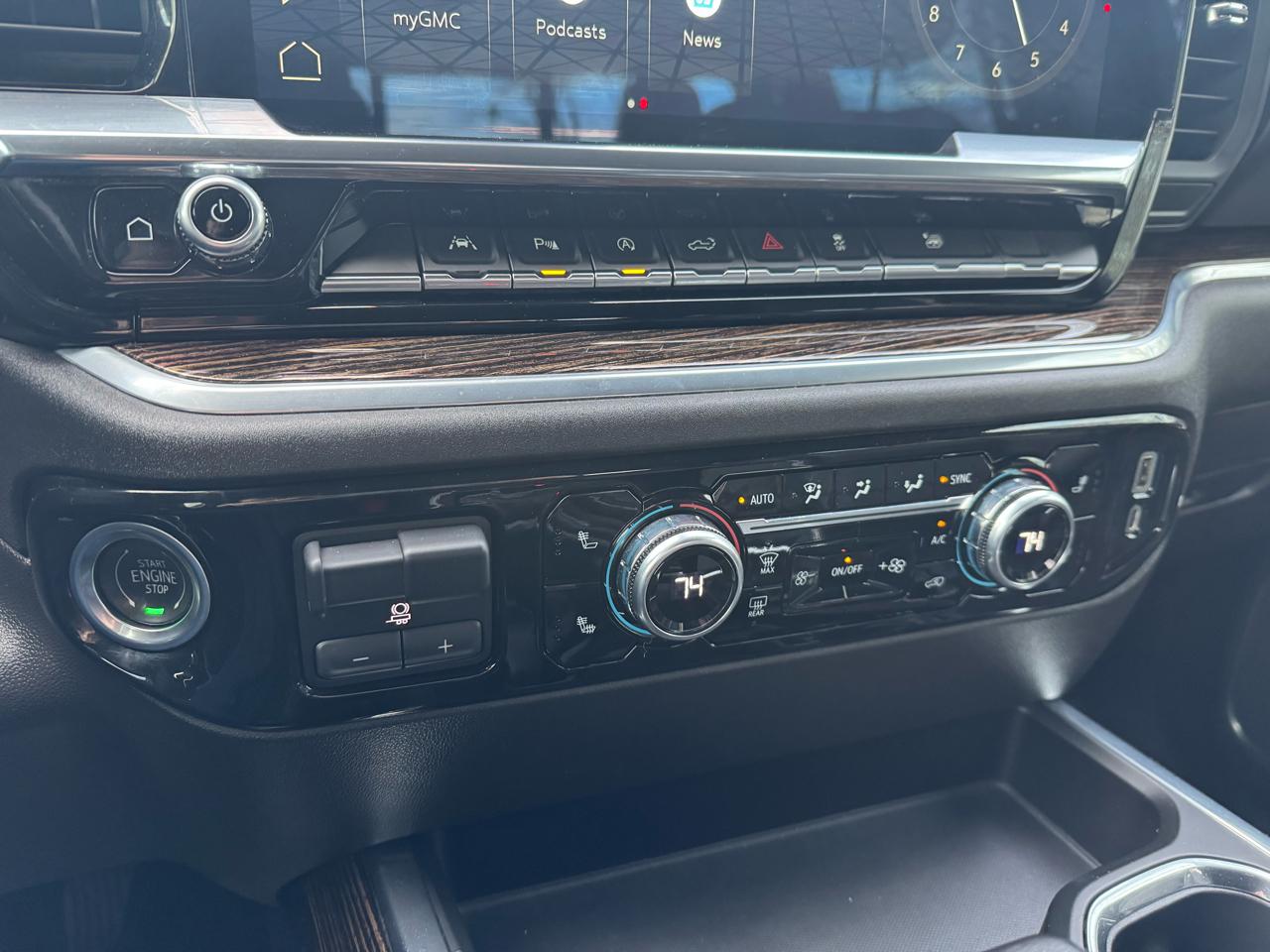 GMC Sierra 1500 4WD Crew Cab 147" Elevation w/3SB 2022