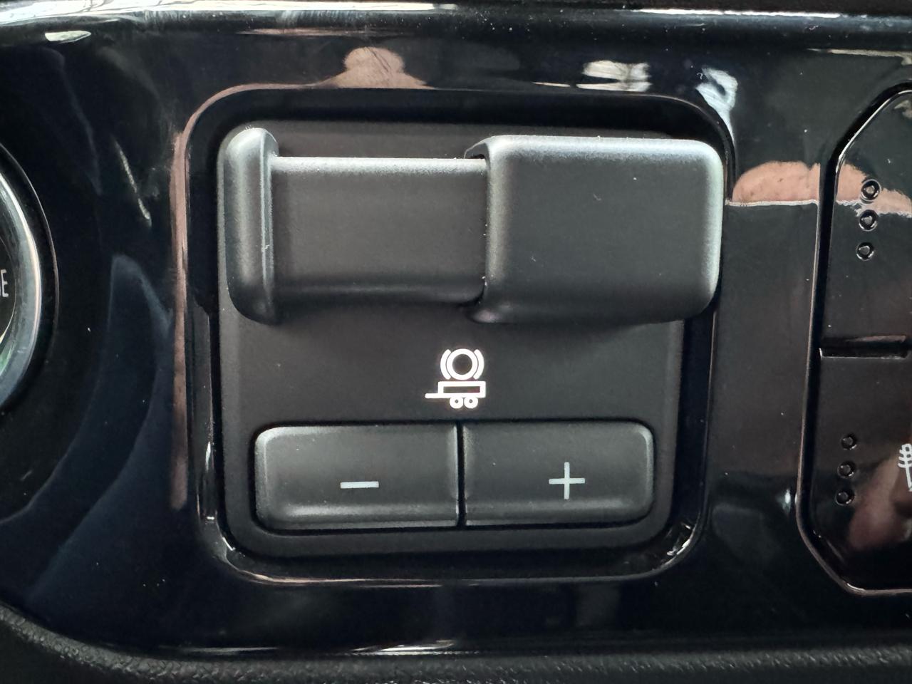 GMC Sierra 1500 4WD Crew Cab 147" Elevation w/3SB 2022