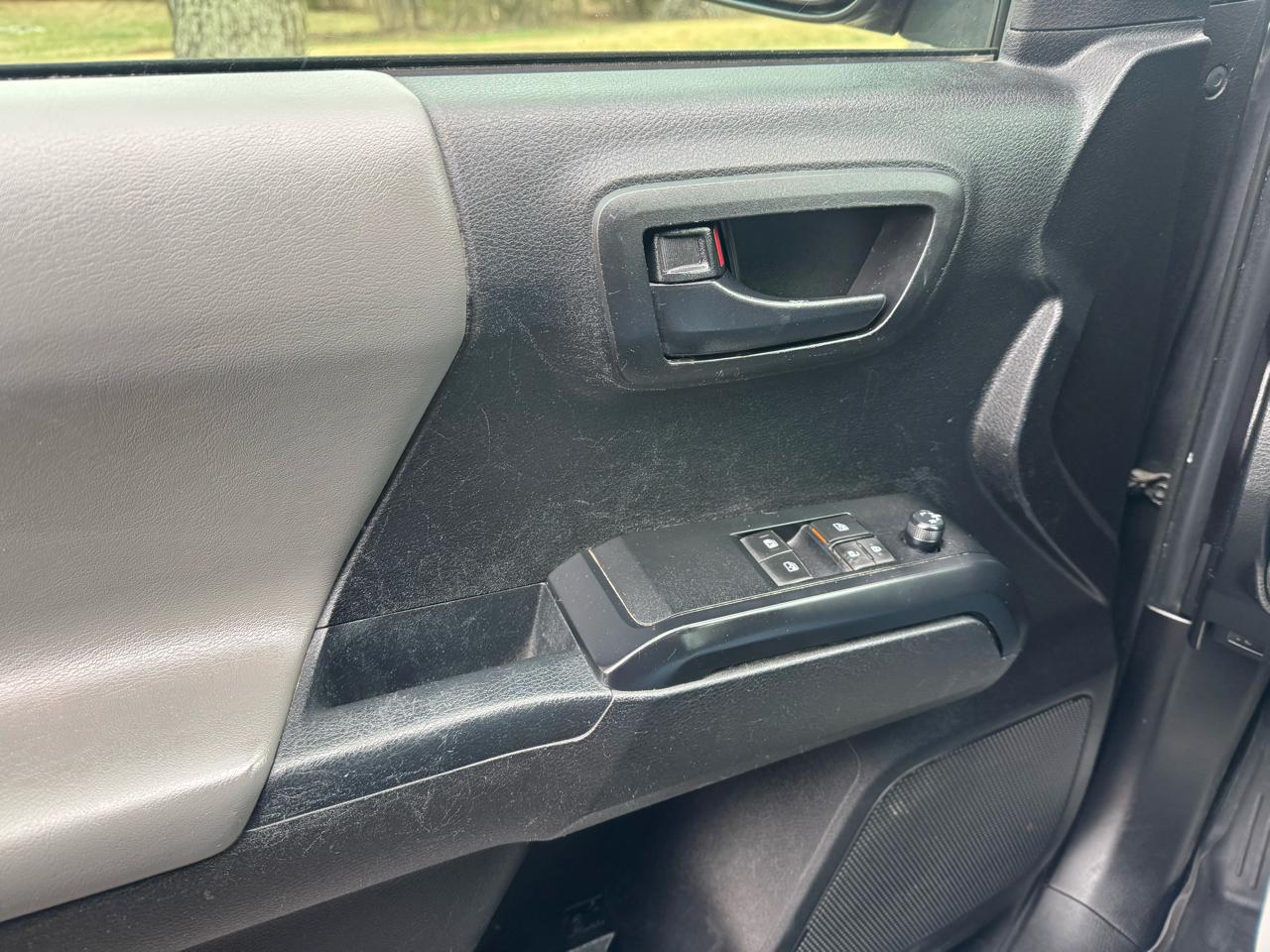 Toyota Tacoma 2WD SR5 Access Cab 6' Bed I4 AT (Natl) 2022