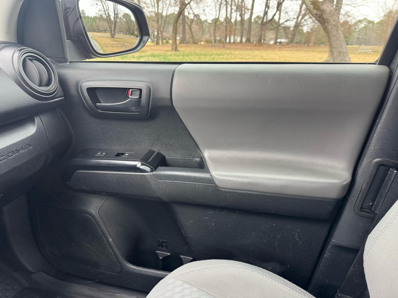 Toyota Tacoma 2WD SR5 Access Cab 6' Bed I4 AT (Natl) 2022