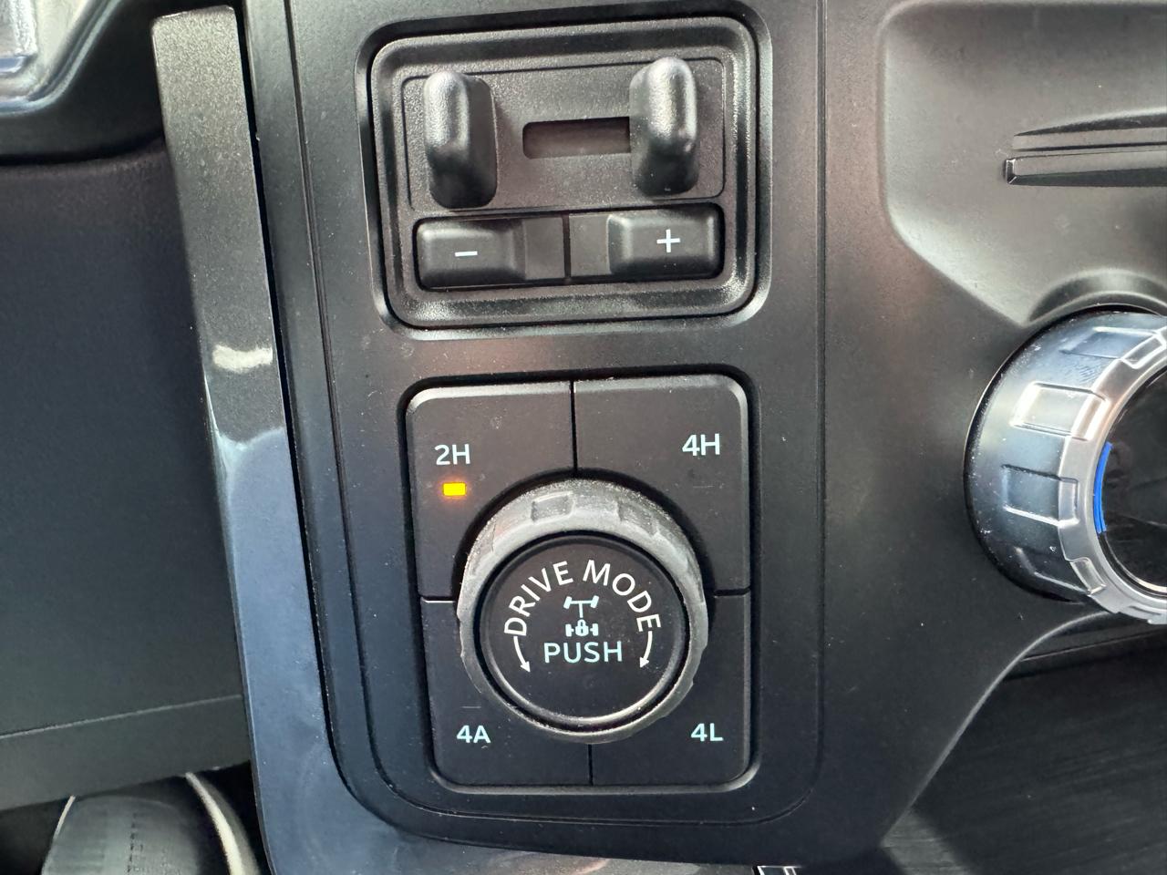 Ford F-150 Lariat 4WD SuperCrew 5.5' Box 2023