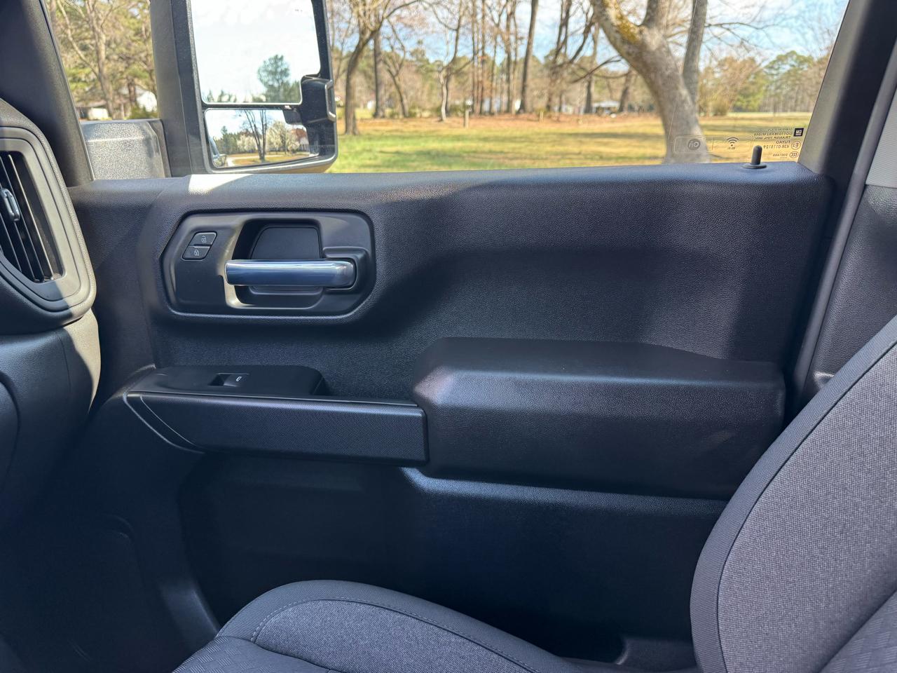 Chevrolet Silverado 2500HD 4WD Crew Cab 159" Custom 2024