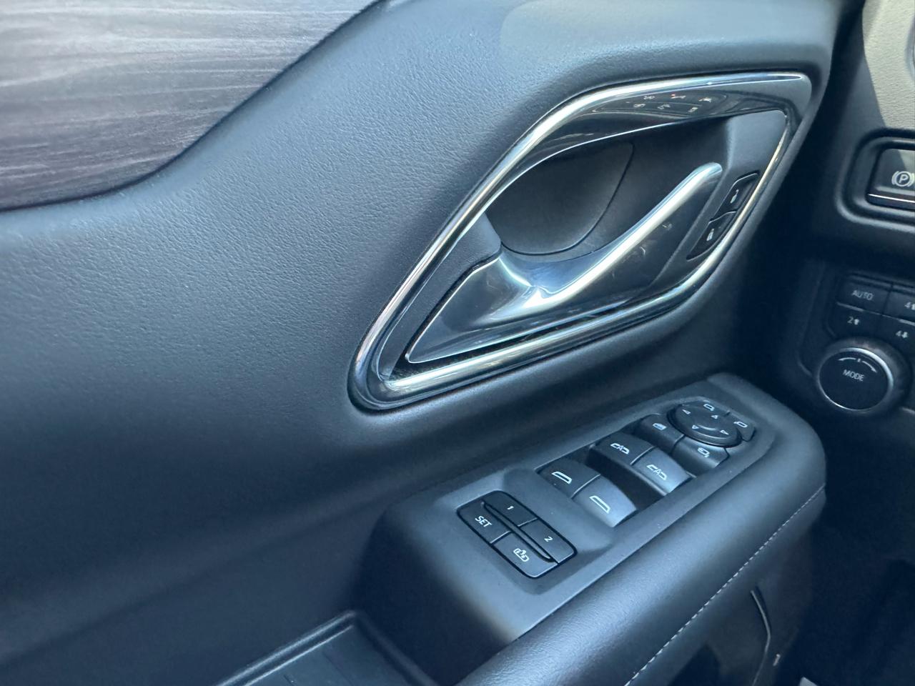 Chevrolet Tahoe 4WD 4dr Z71 2024