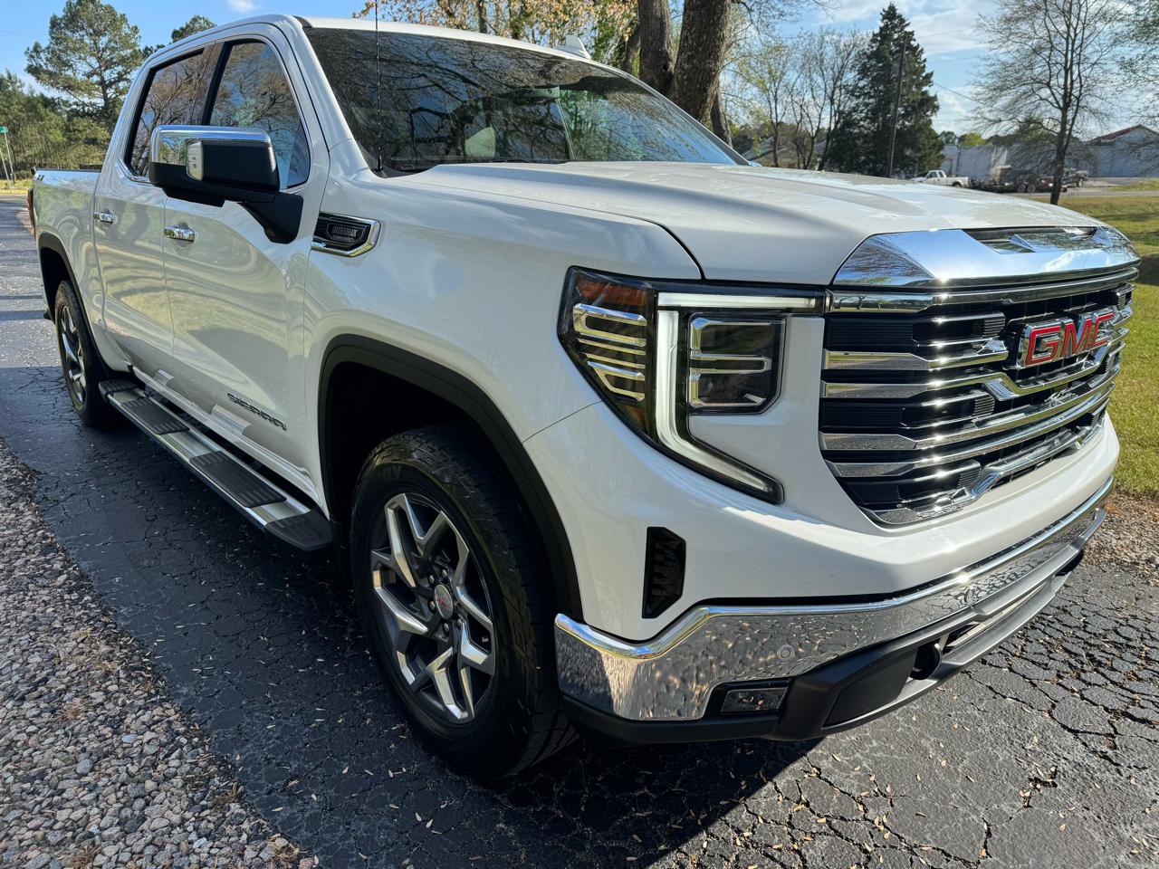 GMC Sierra 1500 4WD Crew Cab 147" SLT 2022