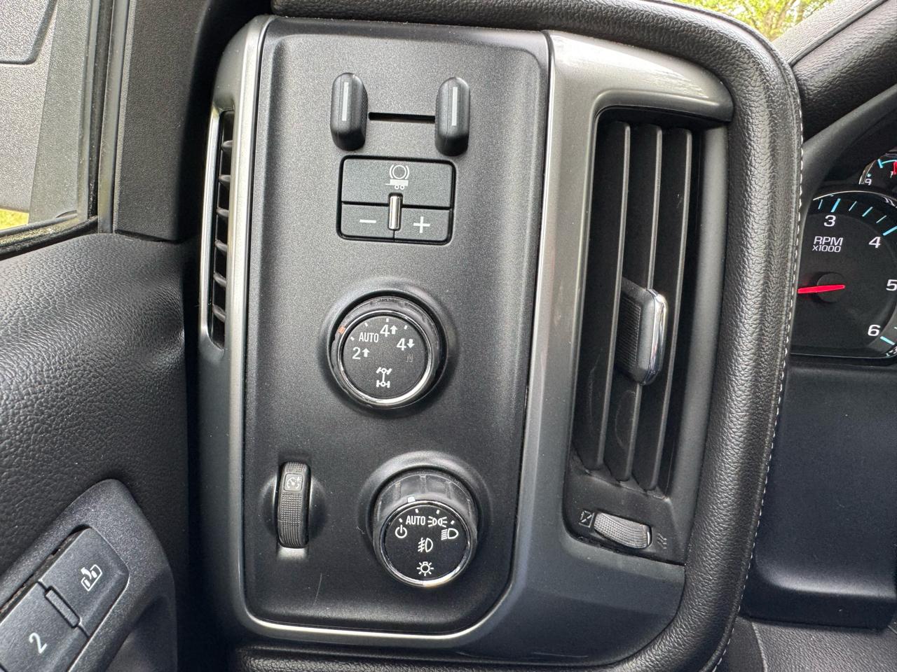 Chevrolet Silverado 1500 4WD Crew Cab 143.5" LTZ w/1LZ 2014