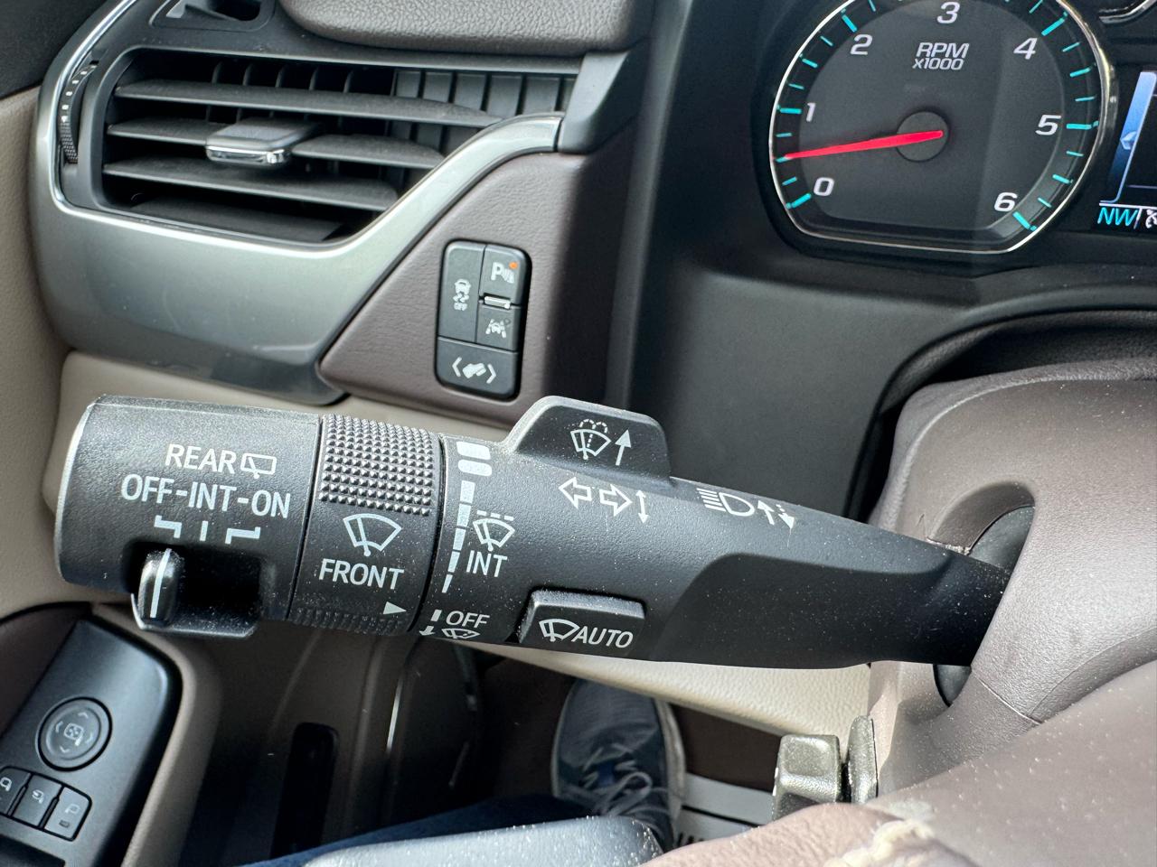 Chevrolet Suburban 2WD 4dr 1500 Premier 2019