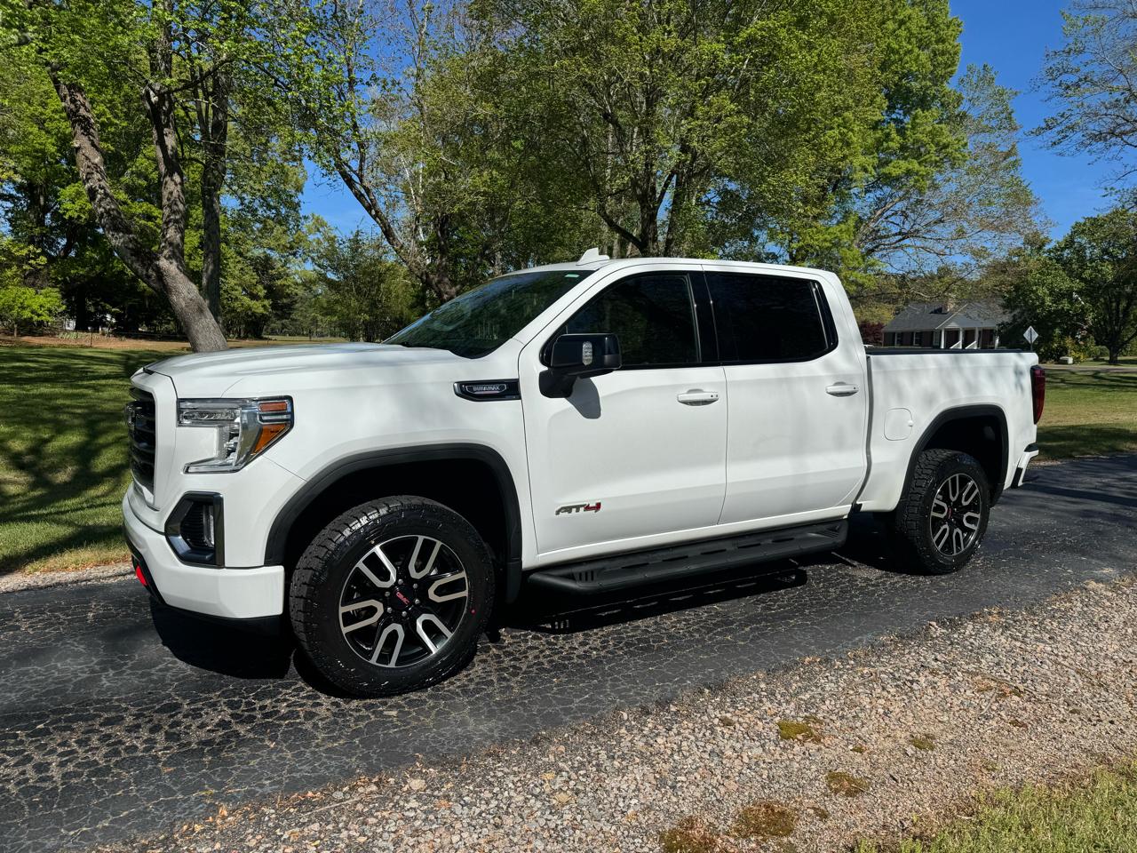GMC Sierra 1500 4WD Crew Cab 147" AT4 2021