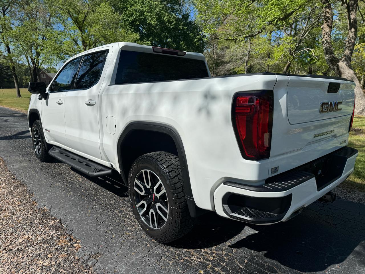 GMC Sierra 1500 4WD Crew Cab 147" AT4 2021