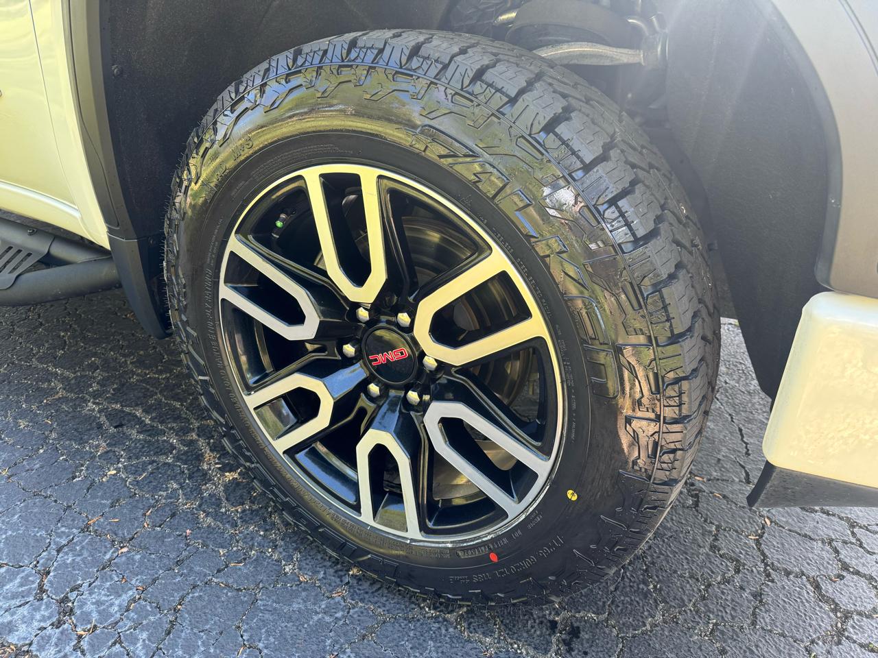 GMC Sierra 1500 4WD Crew Cab 147" AT4 2021