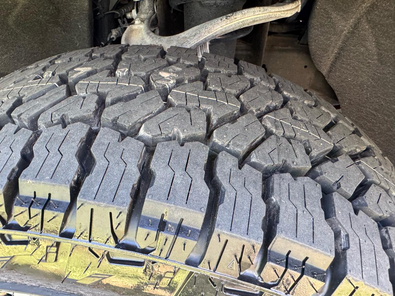 GMC Sierra 1500 4WD Crew Cab 147" AT4 2021