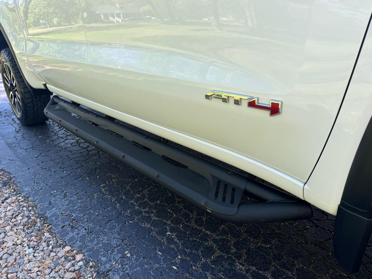 GMC Sierra 1500 4WD Crew Cab 147" AT4 2021