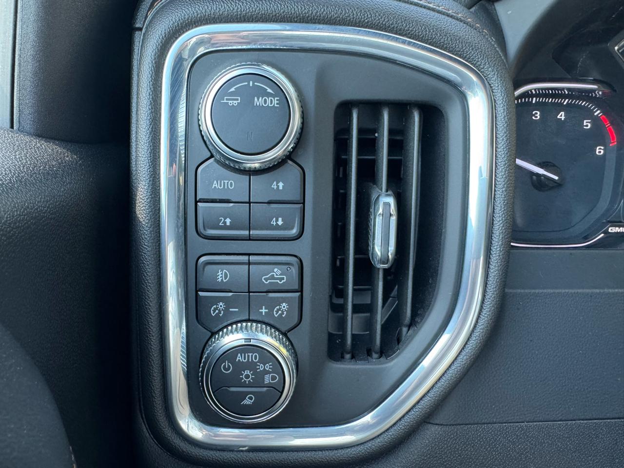 GMC Sierra 1500 4WD Crew Cab 147" AT4 2021