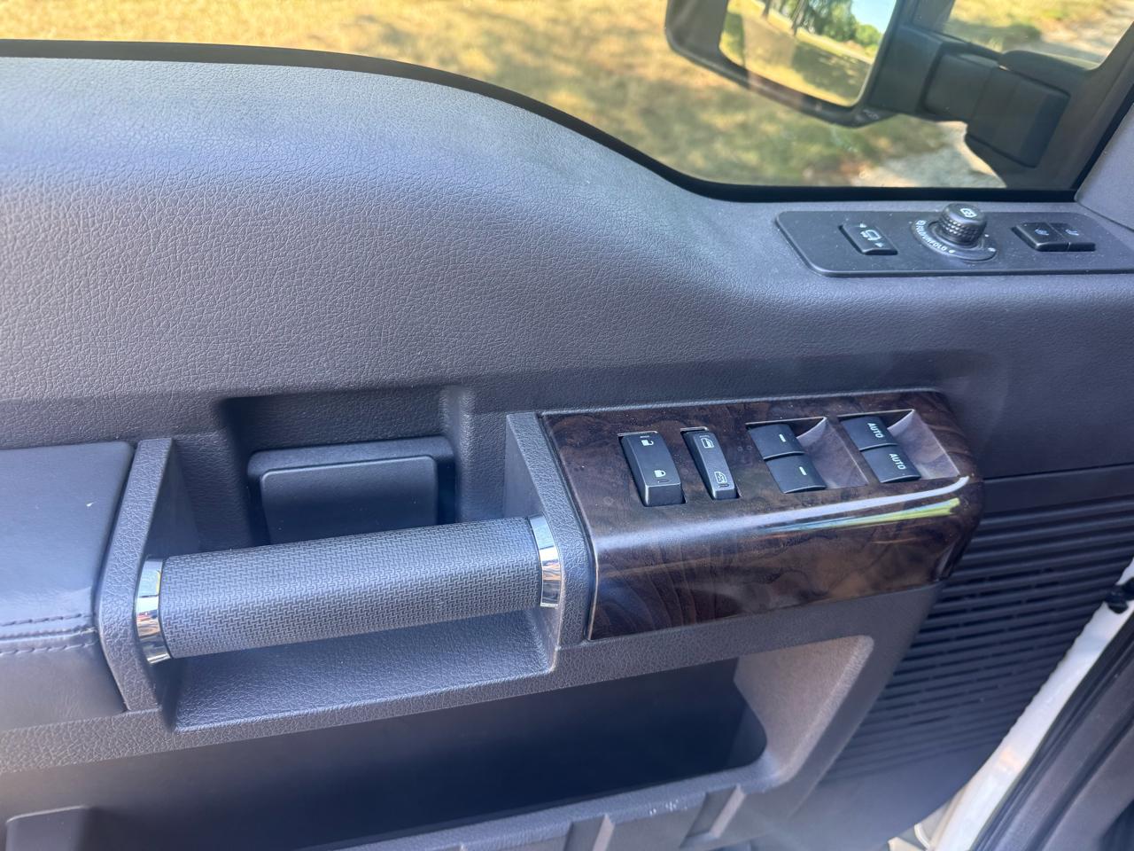 Ford Super Duty F-350 SRW 4WD Crew Cab 156" Platinum 2015