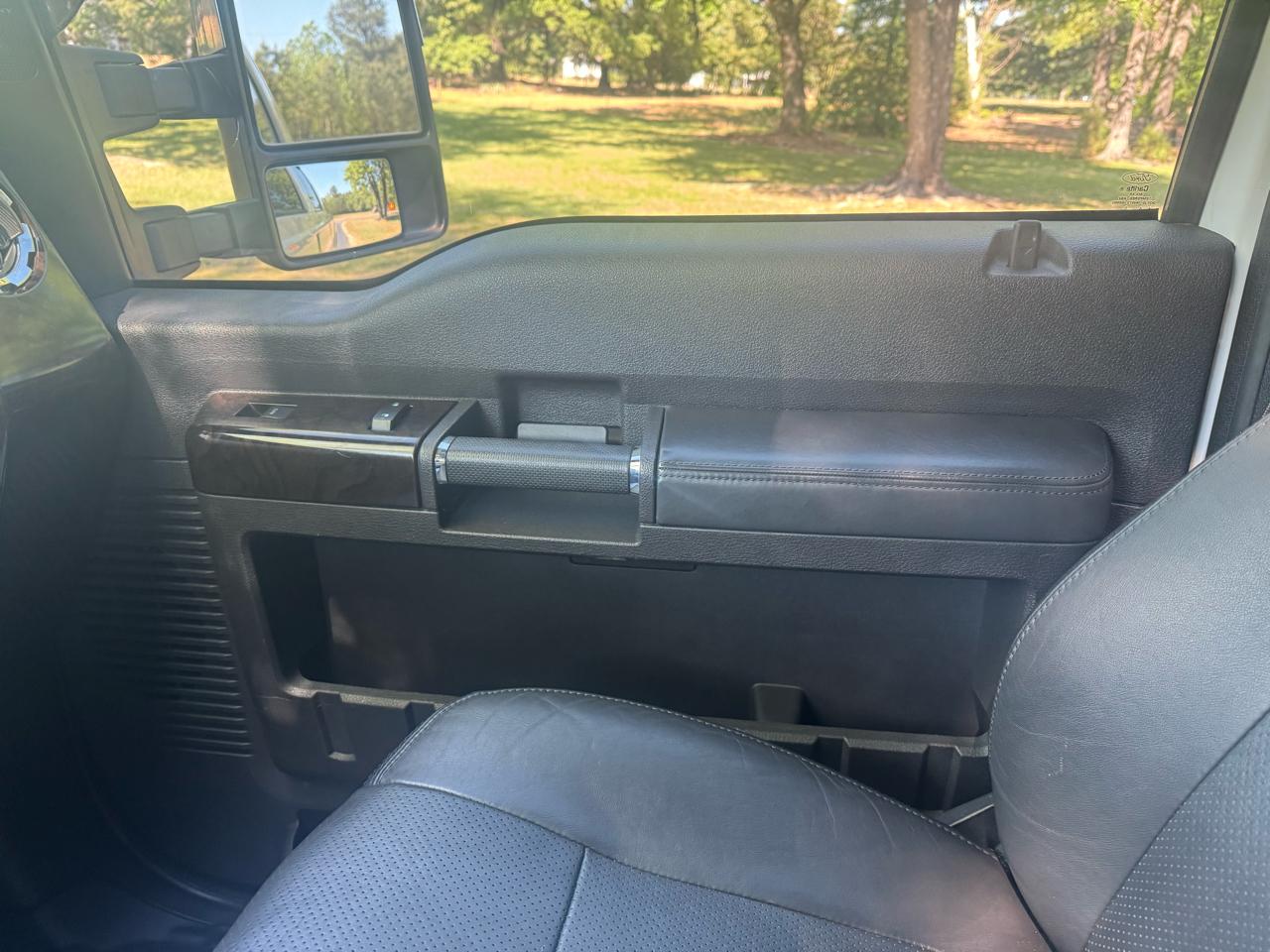 Ford Super Duty F-350 SRW 4WD Crew Cab 156" Platinum 2015