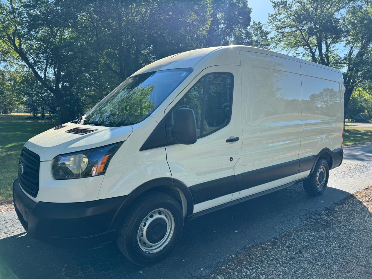 Ford Transit Van T-250 148" Med Rf 9000 GVWR Sliding RH Dr 2019