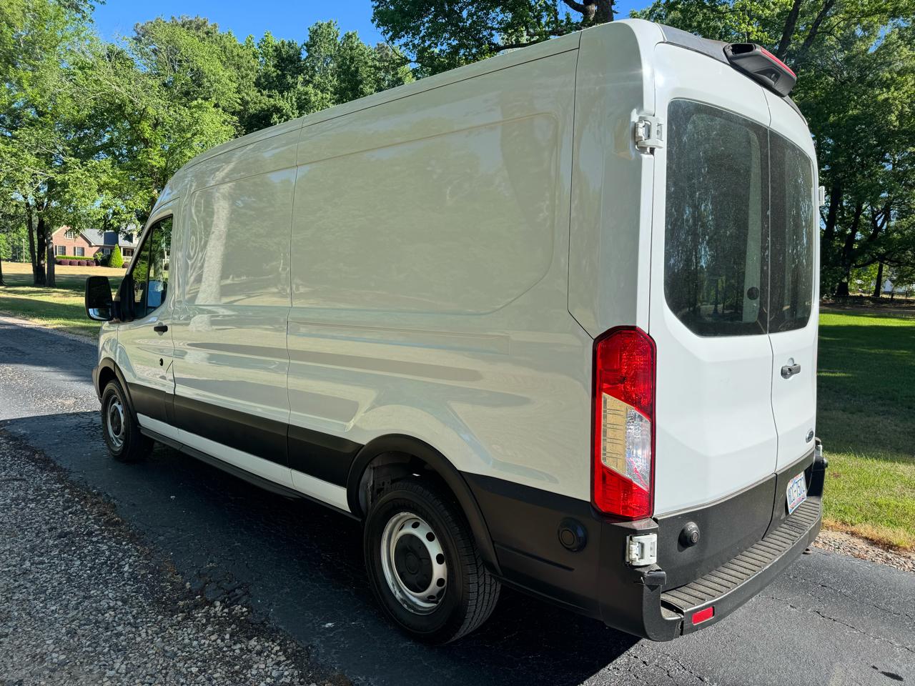 Ford Transit Van T-250 148" Med Rf 9000 GVWR Sliding RH Dr 2019