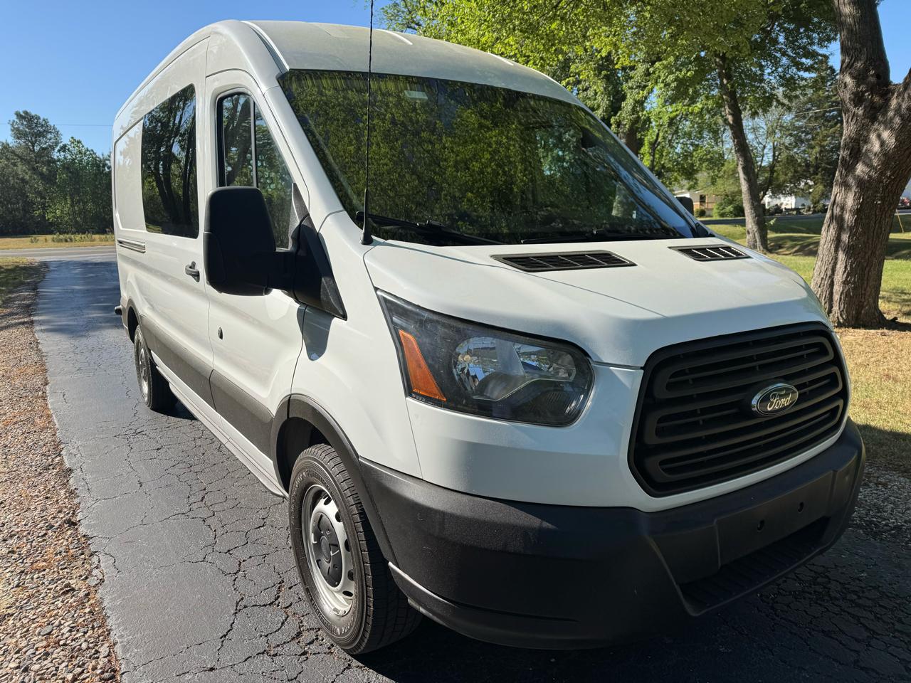 Ford Transit Van T-250 148" Med Rf 9000 GVWR Sliding RH Dr 2019