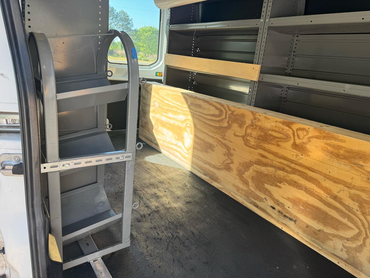 Ford Transit Van T-250 148" Med Rf 9000 GVWR Sliding RH Dr 2019