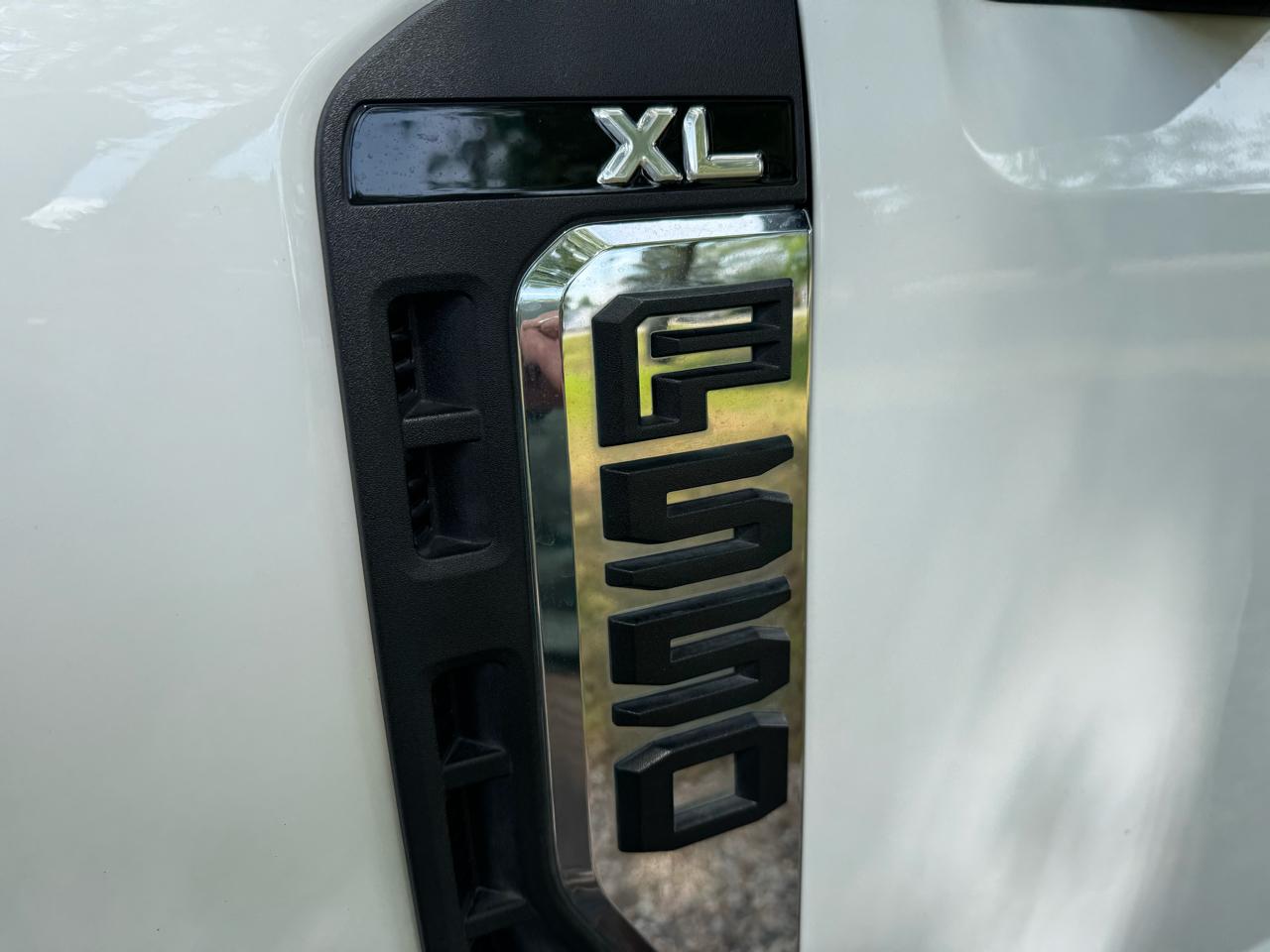 Ford Super Duty F-550 DRW XL 4WD Reg Cab 205" WB 120" CA 2025