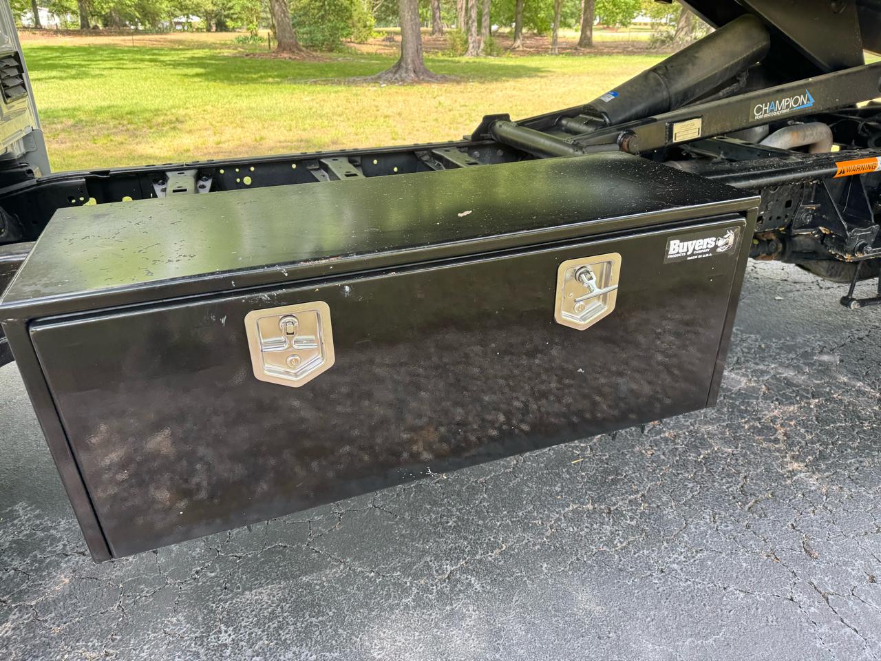 Ford Super Duty F-550 DRW XL 4WD Reg Cab 205" WB 120" CA 2025