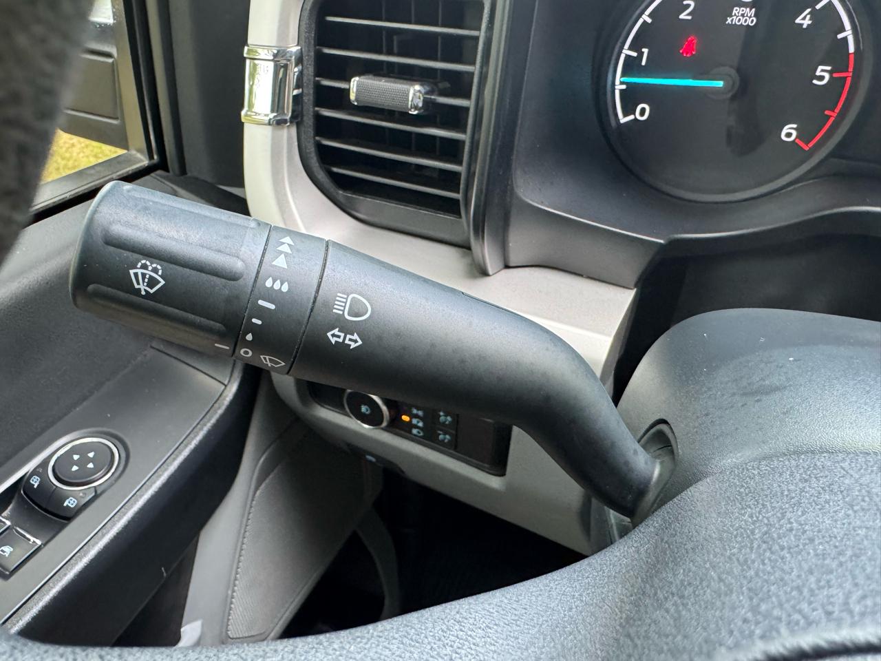 Ford Super Duty F-550 DRW XL 4WD Reg Cab 205" WB 120" CA 2025