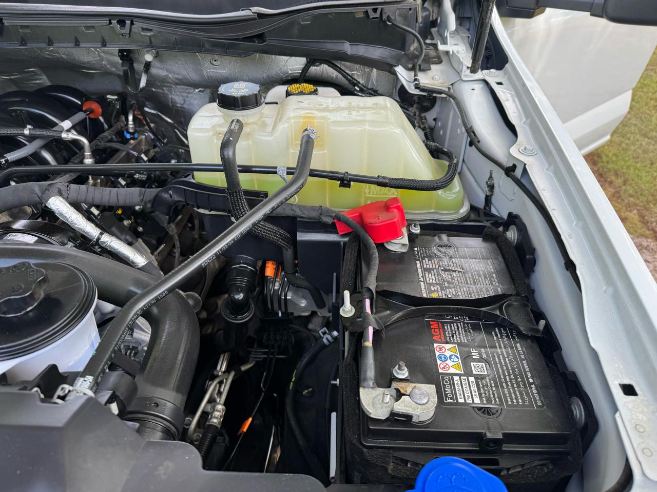 Ford Super Duty F-550 DRW XL 4WD Reg Cab 205" WB 120" CA 2025